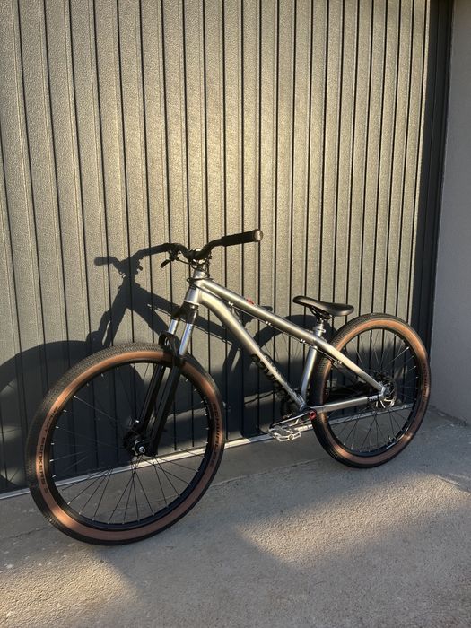 Bicicleta Dirt jumper NS Decade v2