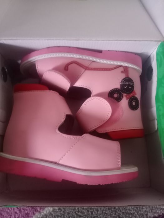 Продам сандали 27размер