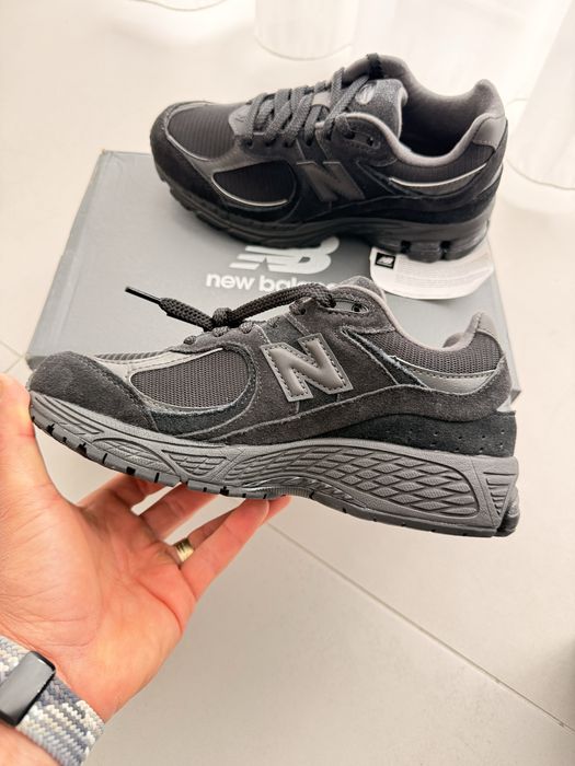 New Balance 2002r Triple Black