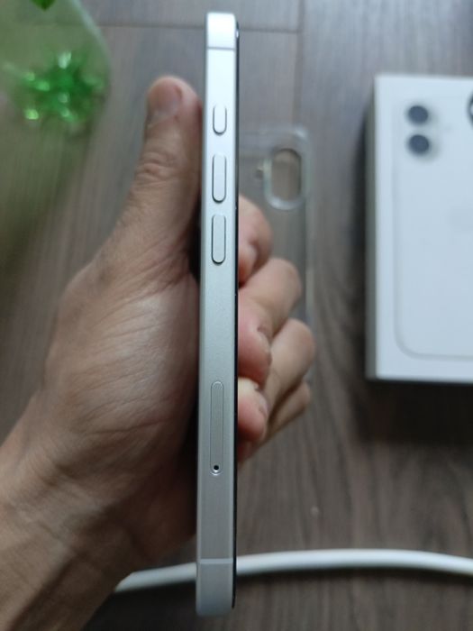 IPhone 16 128g oq rangli