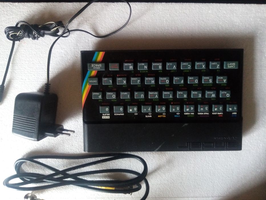ZX Specrum Sinclaire ретро компютър