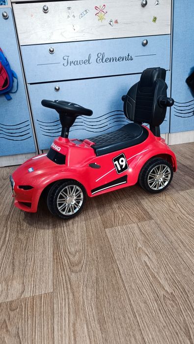 Продам детский толокар,машинку