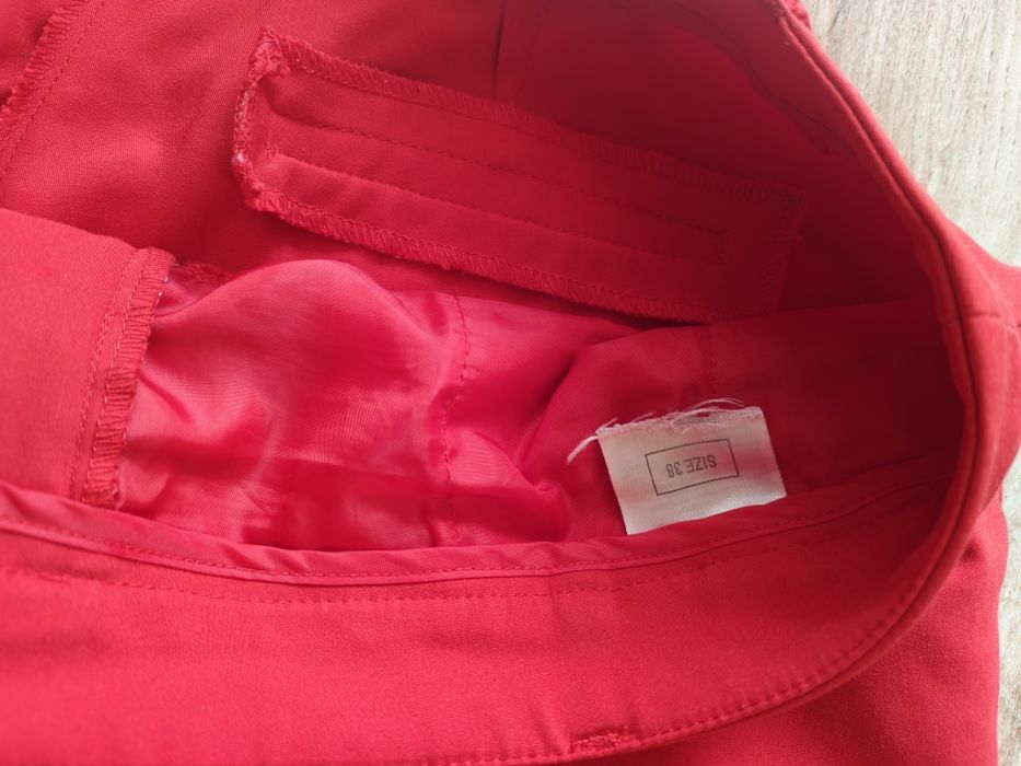 Pantaloni femei rosii