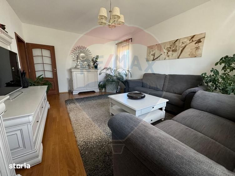 Casă modernă de vânzare în Partoș