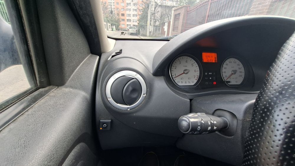 Dacia logan 1.6 benzina+gaz toyota de Romania