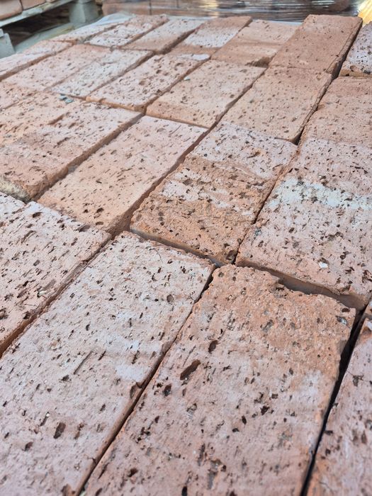 Продам кирпичи для строительства