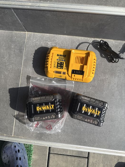 Vind set acumulatori 6Ah cu incarcator rapid ventilat 8ah