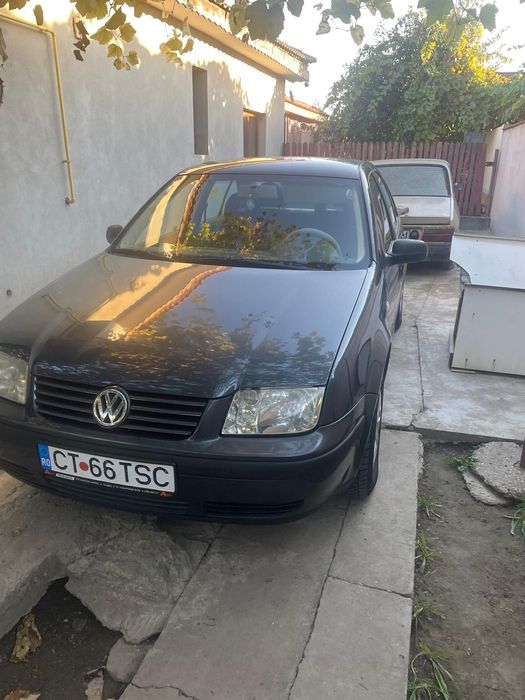 Bora 2002 ,260000km,stare tehnică f, bună