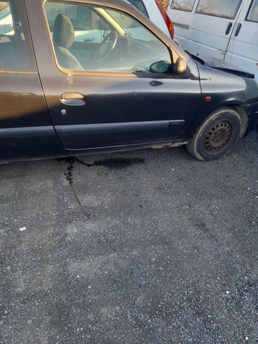 Продавам рено клио 1.5 дци на части