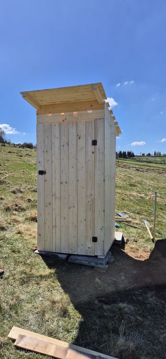 Vând wc de grădină