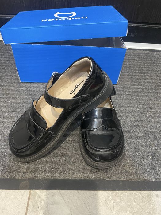 Продам туфли для девочки