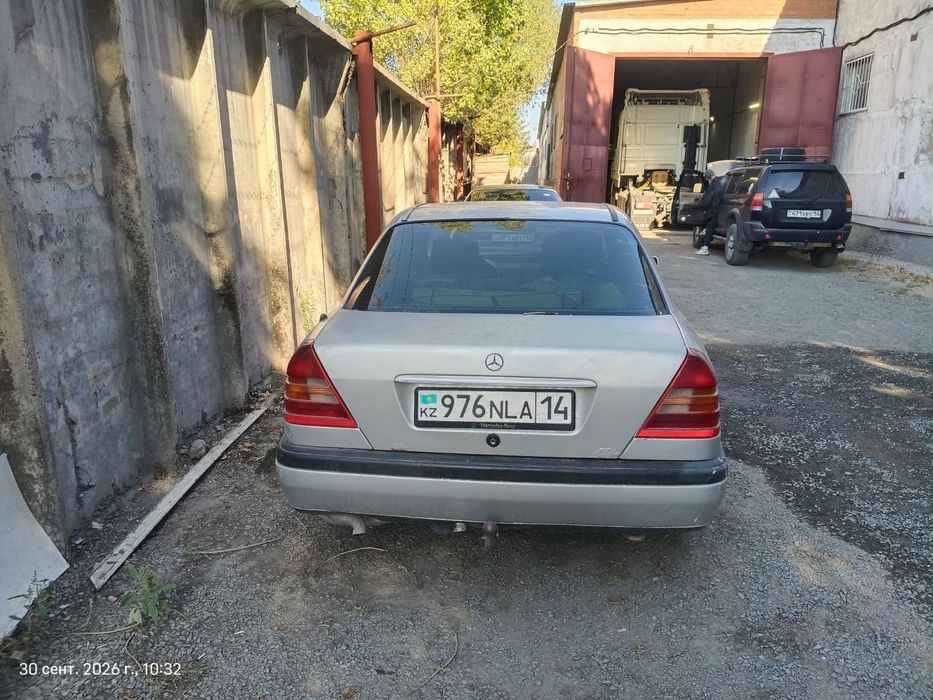 Мерседес Бенс  С180
