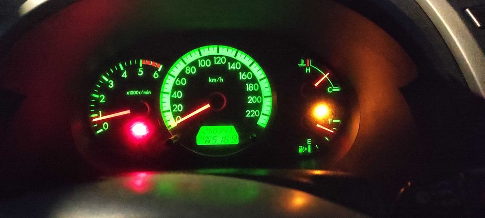 Продавам Мазда-5.