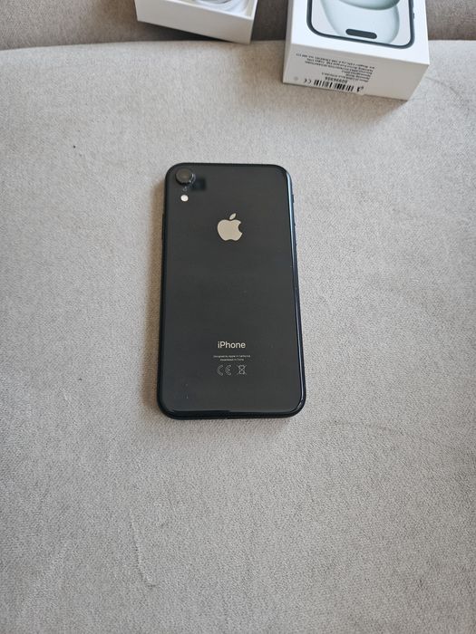 Продавам Iphone 10 xr