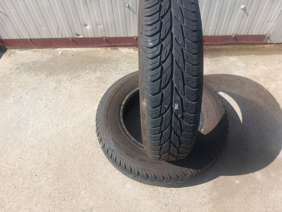 75 lei bucata! Doua anvelope de vara 145 80 r13 Uniroyal ! 7 mm