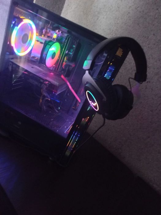 Комплект геймера[Пк+Столы+Геймпад+Наушники+Колонки+Мышка+Монитор]