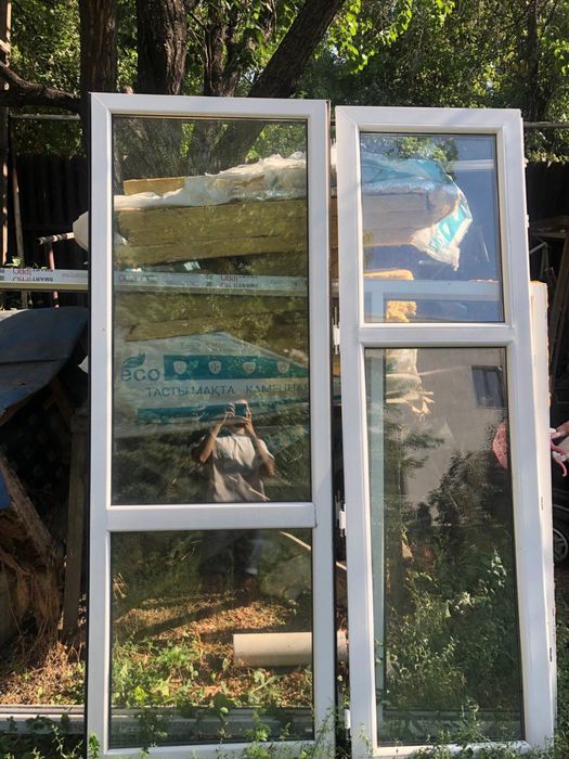 витражные окна с дверью