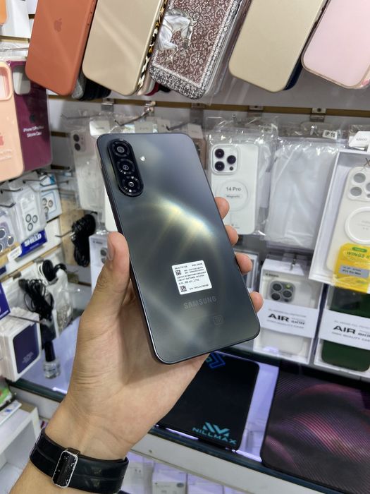 Samsung A17 8/256 ideal