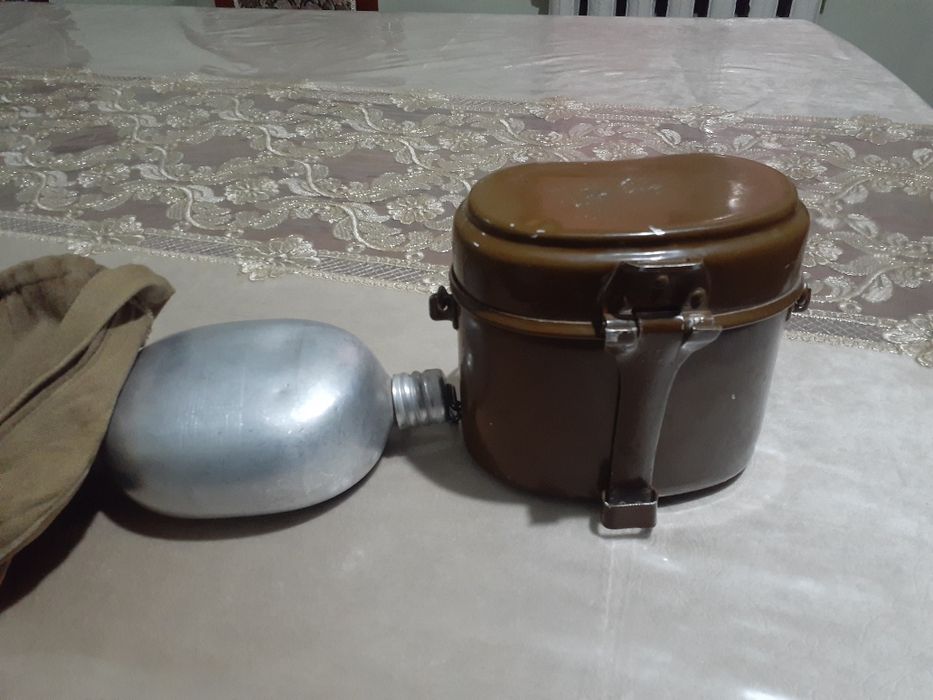 Котелок и фляшка