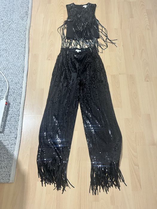 Costum  paiete  nou