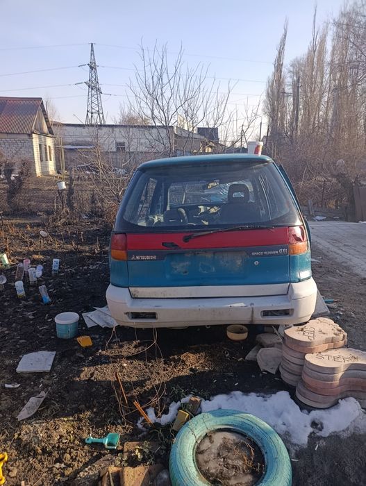 Митсубиси Спейс рюнер