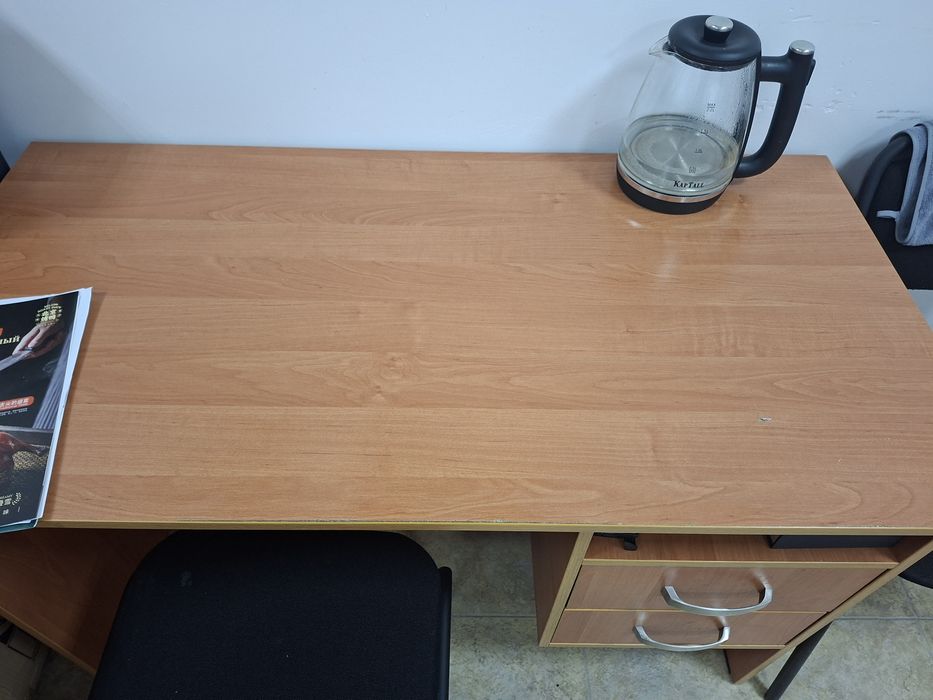 Продам письменный стол