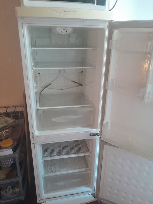 Холодильник сатылады