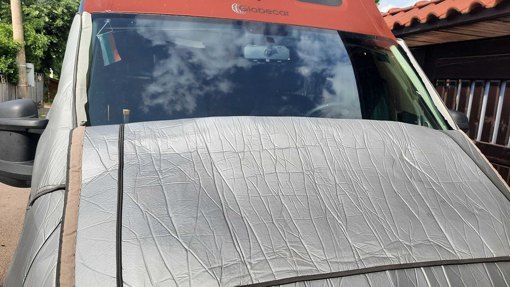 Ключалка предни врати / изолация за челно стъкло / държач таблет