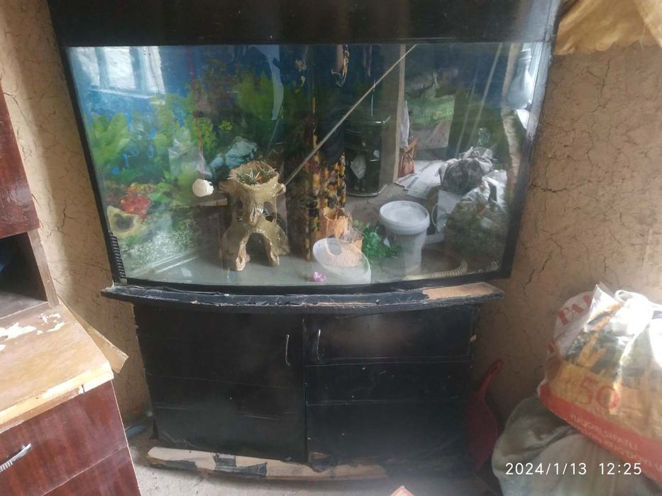 Продается стенка и аквариум