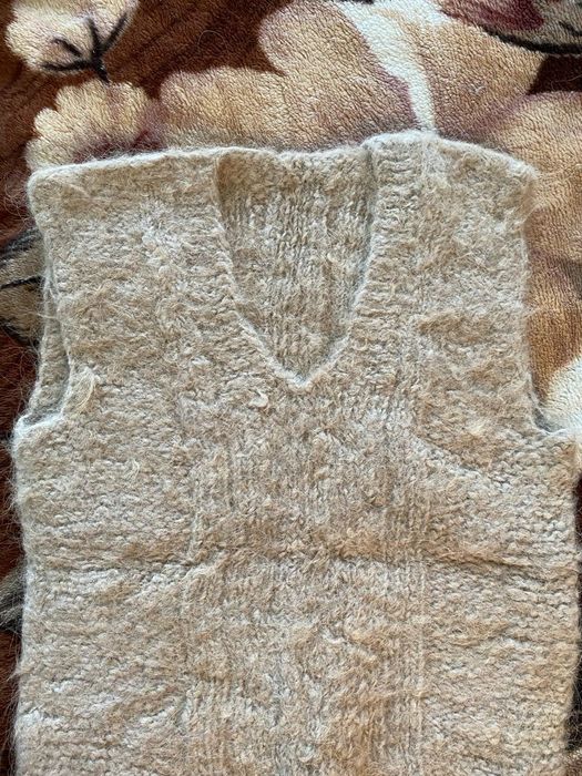 Продам женская теплая жилетка из натуральной верблюжей шерсти