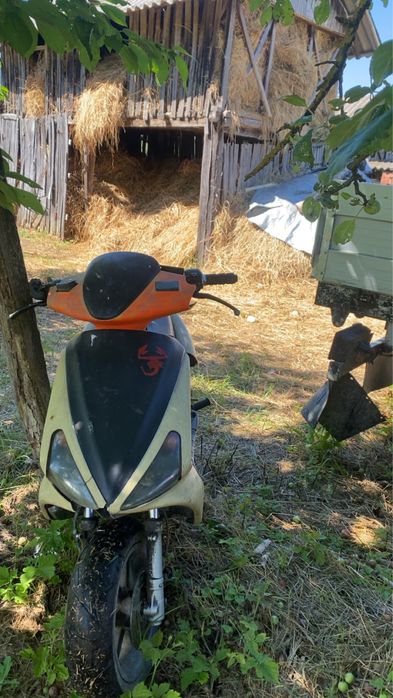 Vand sau schimb Scuter 80cc benelli 491