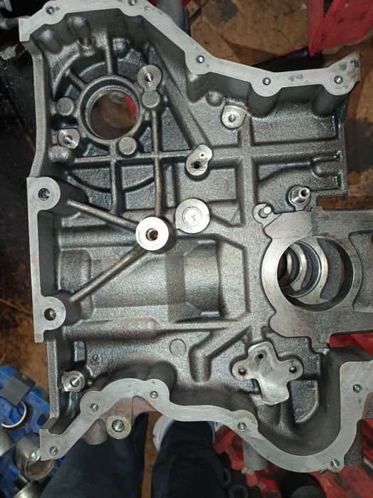 Продавам блок за Форд транзит 2.4