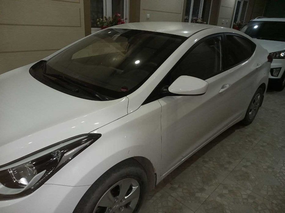 Hyundai elantra сотилади