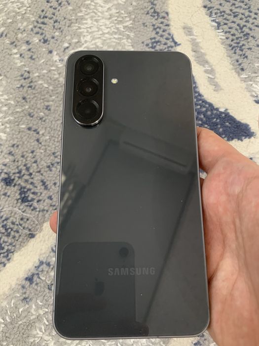 Samsung A56 5G.  8/256GB