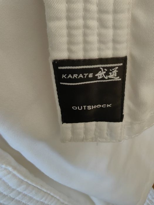 Echipament karate 7,9 și 11 ani fiecare 35 lei