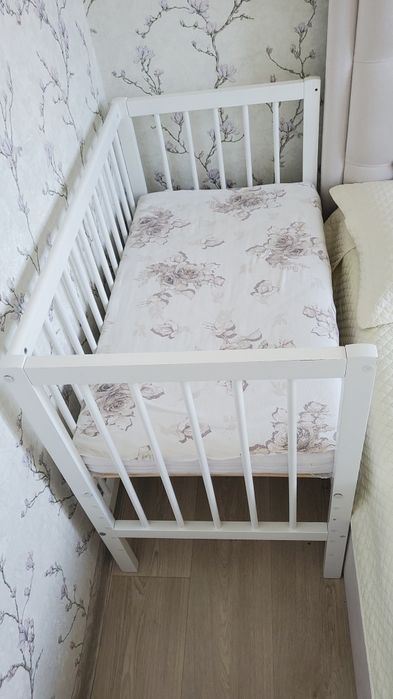 Продам приставную кроватку!