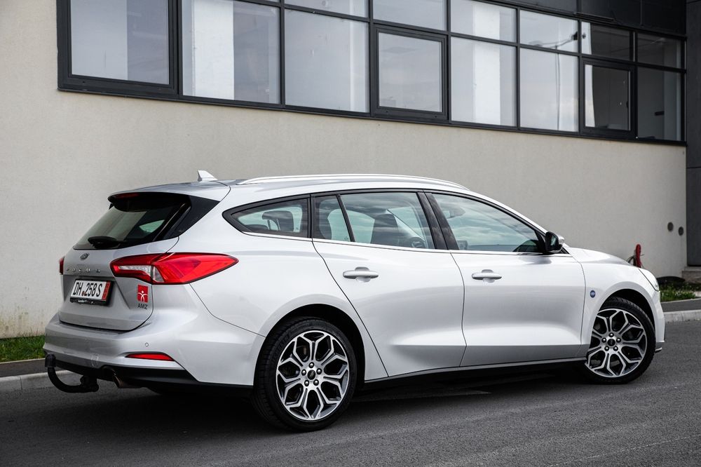 Ford focus  titanium