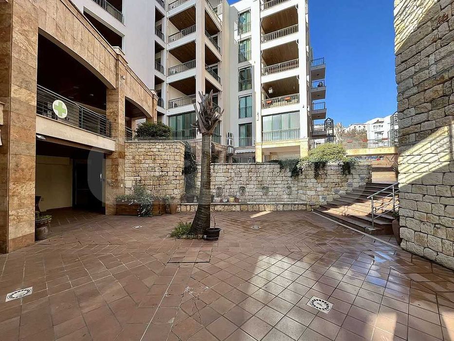 Магазин на крайбрежната алея в Балчик