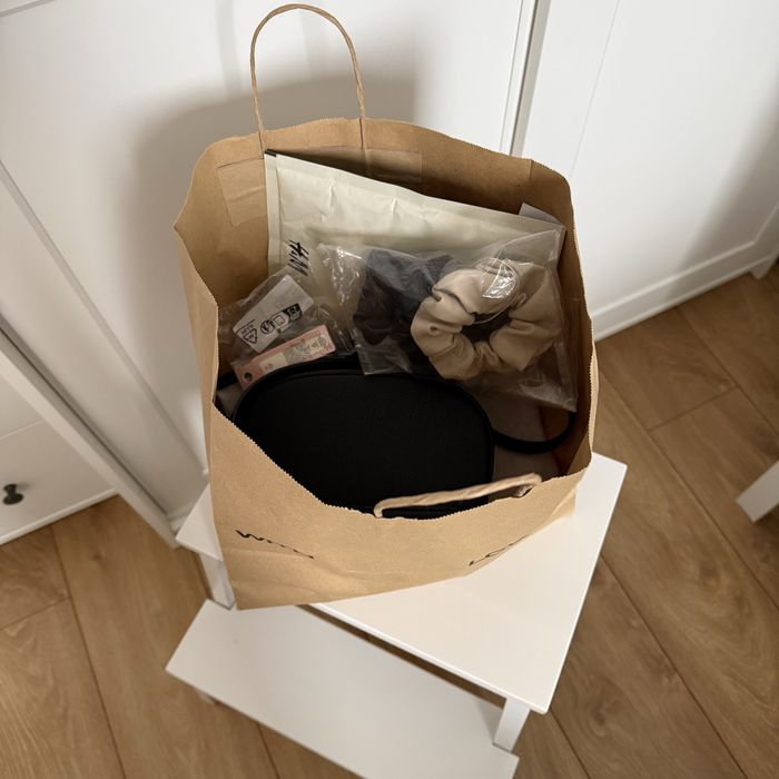 НЕРАЗОПАКОВАНИ! H&M чанта с презрамка + 2 подаръка