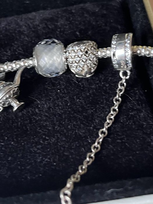 Гривна с талисмани пандора