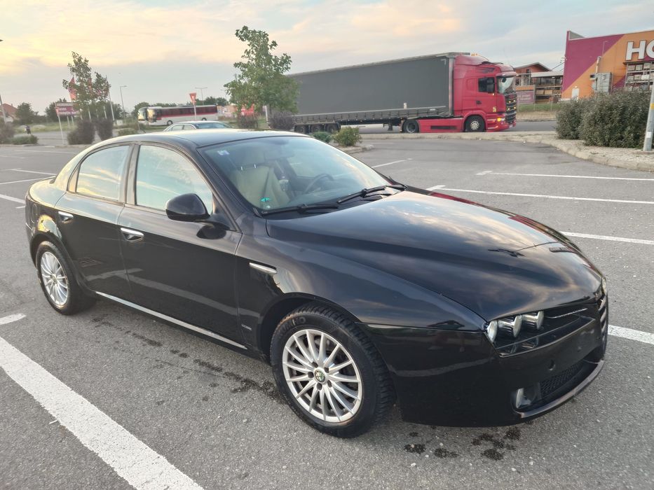 Vând alfa romeo  159