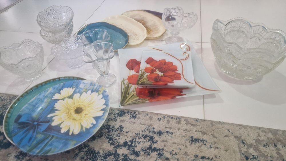 Ыдыс-аяқтар әр түрлі