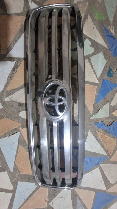 Решетка ланд крузер 100