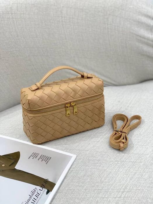 Bottega Veneta мини чанта