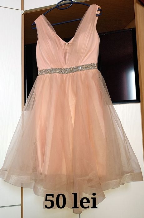 Rochii şi costumaşe de ocazie