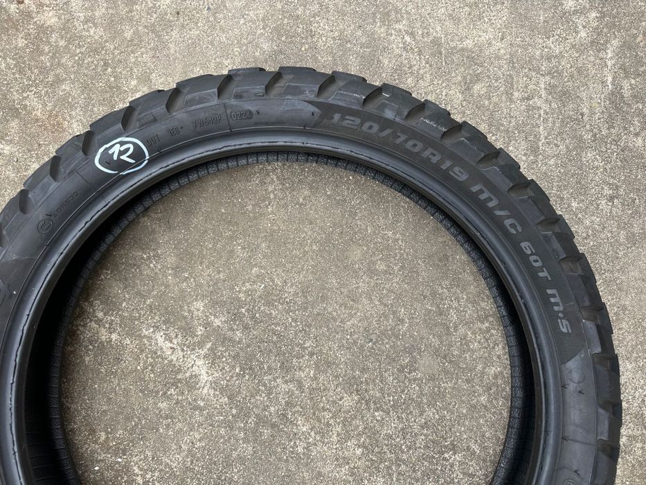 Гуми мото гума 120/70/19” METZELER 90/90/21” 120/90/19” MAXXIS