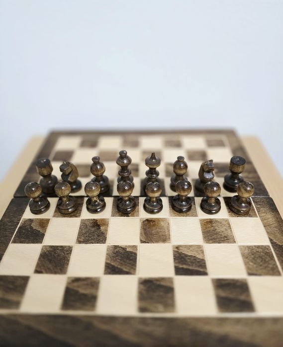 Tablă de șah din lemn fabricata in Romania.Latura 32 cm
