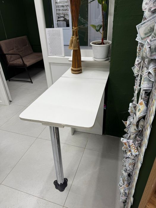 Продам маникюрный стол