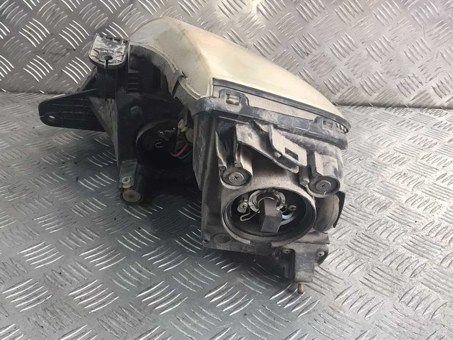 Десен фар SsangYong Rexton 2003г.