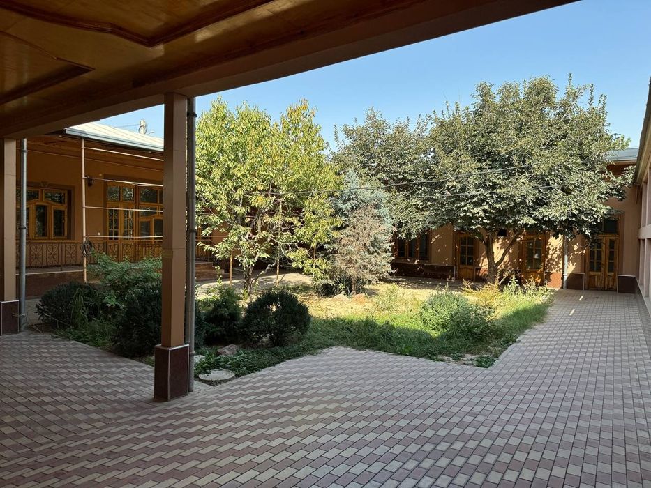 Gvardeyskiy yunusobod uglavoy uchaska sotiladi.